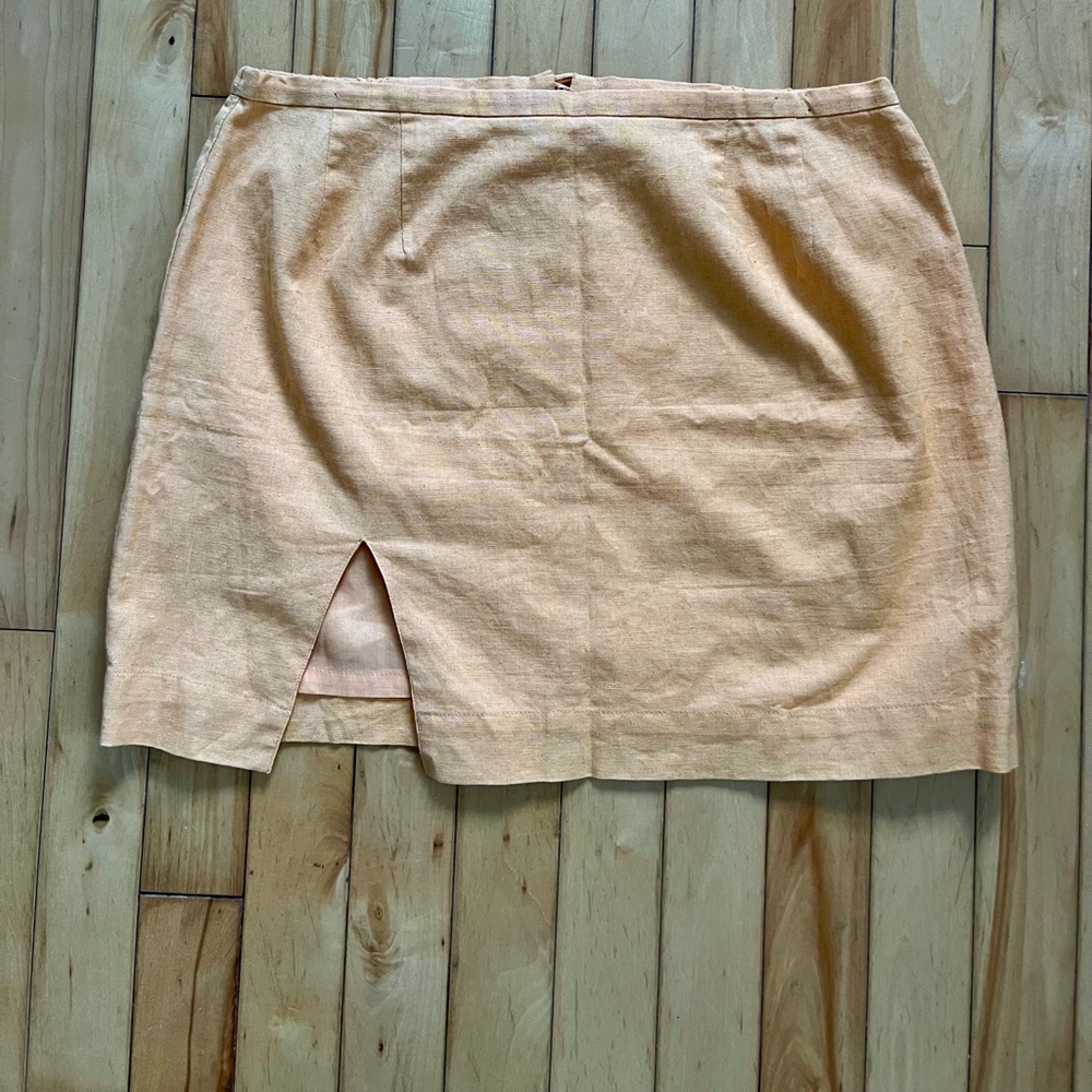 Wray Lisa Mini Skirt with slit. Cantaloupe. Size Medium.